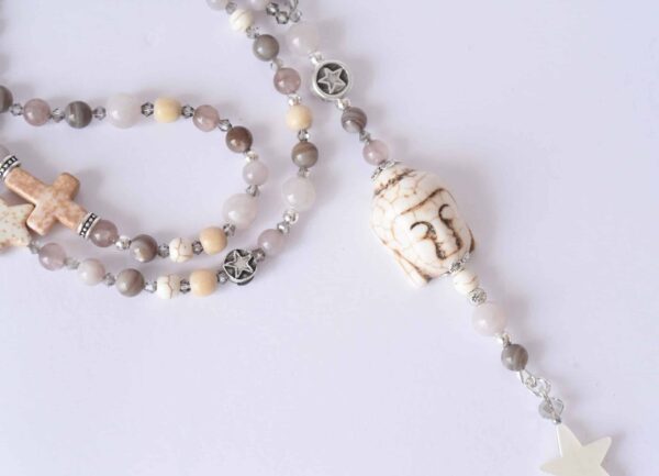 Edelstein Halskette JULI mit Seidenquaste und Buddhakopf – Bild 3