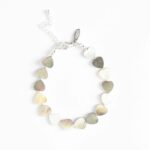 Große Herzen - Zauberhaftes Armband aus aneinandergereihten Lipp Shell Muschel Herzen in schimmerndem beige schwarz