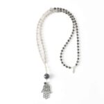 Halskette CASITAS mit Hand Anhänger