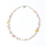 Creme Caramel Perlen Armband mit Happy Smiley – Bild 2