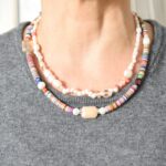 Bunte Kurzkette mit Millefiori, Süswasserperle und Glasschliff aus afrikanischen Vinylscheiben – Bild 2