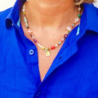 Farbenfrohe Kurzkette Millefiori, bunten Halbedelsteinen und vergoldetem Anhänger Schützender Blick – Bild 2