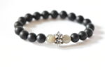 Symbol der Lilie Edelstein - Armband aus Onyx & Labradorit mit Edelstahl Lilie