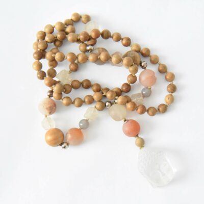 ONE OF A KIND * Einzelstück - Kette Sandelholz, Bergkristall, Drusenachat Bergkristall Buddha – Bild 5
