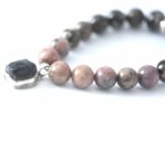 ONE OF A KIND * Einzelstück - Armband Rhodonit bikolor poliert mit Bergkristall Buddha in 925er Silber eingefasst – Bild 4