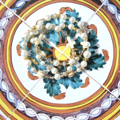 Perlen Armband Ivory mit weißen Perlen, Topas farbenem Glas und Gold – Bild 3