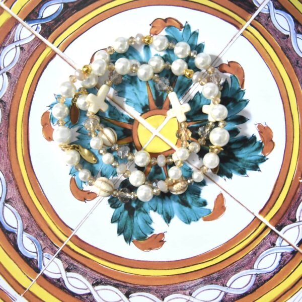 Perlen Armband Ivory mit weißen Perlen, Topas farbenem Glas und Gold – Bild 3