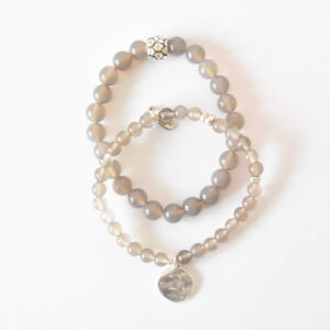 Armband  Sanja in Grau aus Grauem Achat und versilberten Metallzierteilen – Bild 3