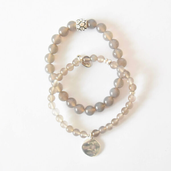 Armband  Sanja in Grau aus Grauem Achat und versilberten Metallzierteilen – Bild 3