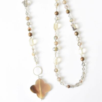 Black Diamond Halskette  in Taupe mit Hornblume – Bild 2