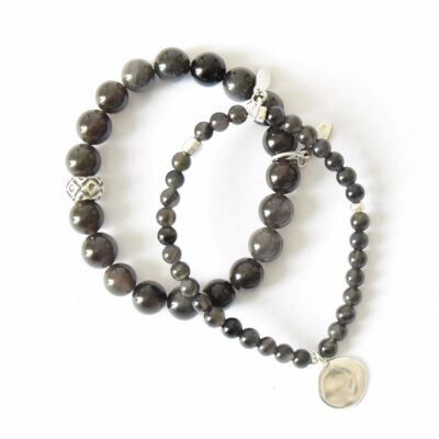 Armband Sanja in Dunklem Taupe  aus Icy Obsidian und versilberten Metallzierteilen