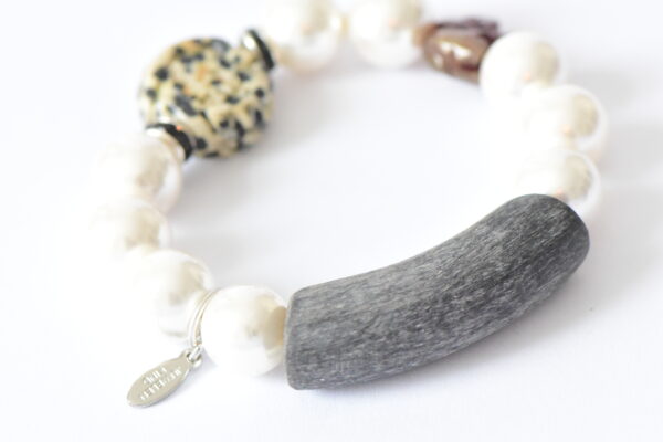 Muschelkern Armband mit Leopardenjaspis und Jade Elefant – Bild 3