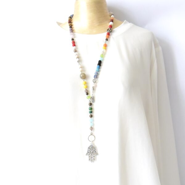 MUSTER Bunte Halskette aus Holz, Horn,  Edelstein- und Glasrondellen  Live Love Colourful – Bild 4