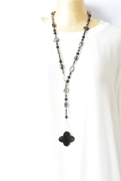 Verstellbare Kristall Halskette Black Diamond in Schwarz mit poliertem Horn Element – Bild 2