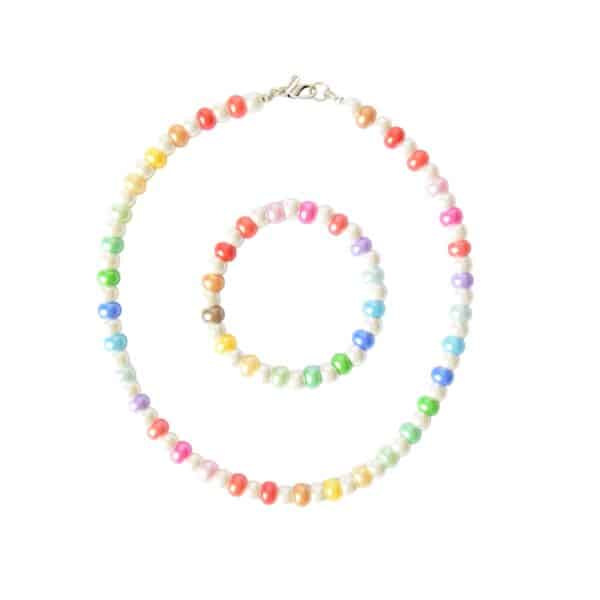 Highlight * Regenbogen Pastell glänzendes Sommerarmband mit weißen Perlen und metallisch glänzenden Pony Glasperlen – Bild 3