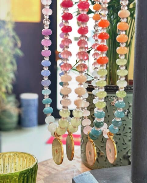 Edle Halskette mit Edelstein Rondellen und Rosenholz, rosa grün orange – Bild 2