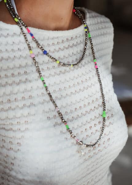 Longkette Silber Glitzer aus Glasschliffperlen mit Neon Hellblau Pastell und Grün Glanz und matte Glasperlen – Bild 3