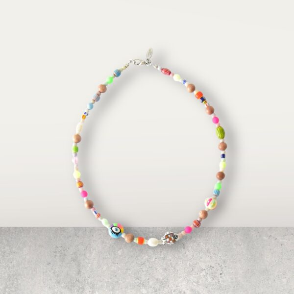 Kurzkette Mitsuko, Helles Rosenholz mit Zuchtperlen , böhmischem Glas und handbemalten Keramikperlen – Bild 4