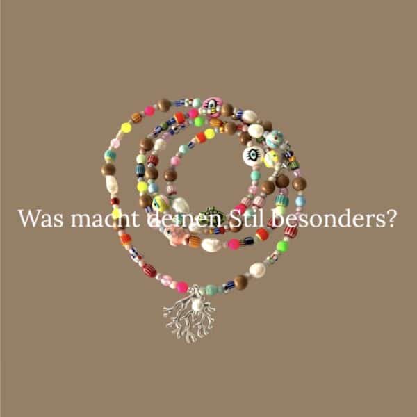 Halskette Mitsuko, Helles Rosenholz mit Zuchtperlen , böhmischem Glas und handbemalten Keramikperlen – Bild 6