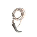 UNIKATSCHMUCK - Echte Rosa Graue Mondsteinkette Lebensbaum mit Zahn aus Leder, Rosa Grau Taupe