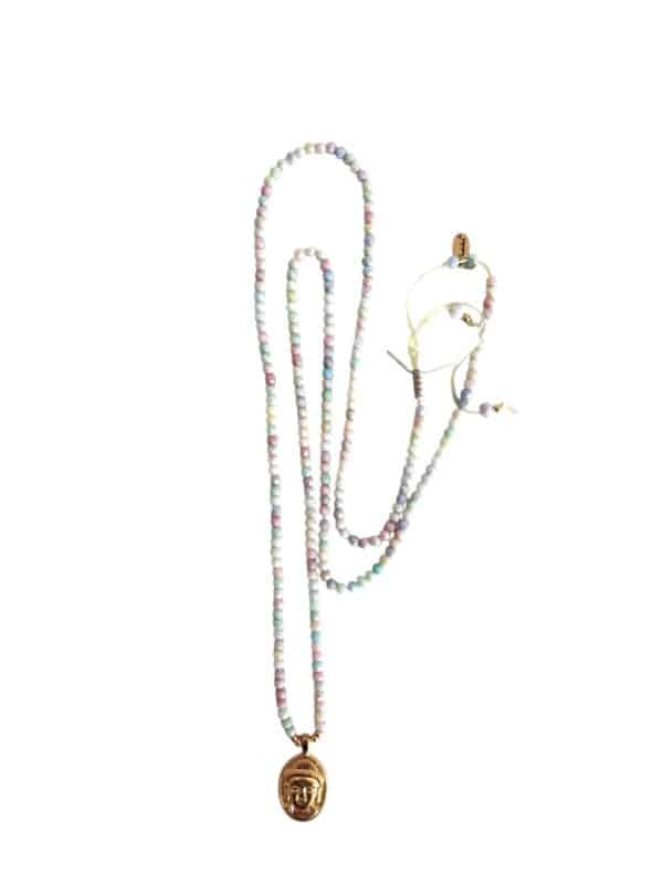MUSTER Einzelstück Pastell farbene Rundhalskette aus kleinen Glasschliffperlen  mit Buddhakopf Anhänger – Bild 4