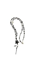 Schwarze Bettelkette mit Horn und Onyx