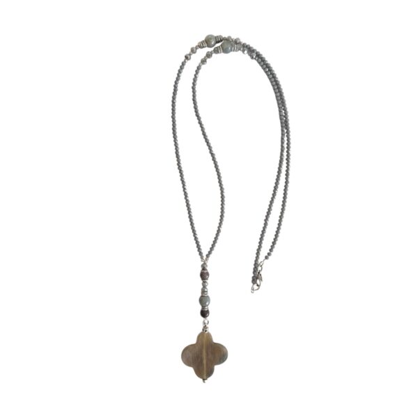 MUSTER Grau Taupe Y-Halskette aus Glas mit Labradorit und mattem Horn Element