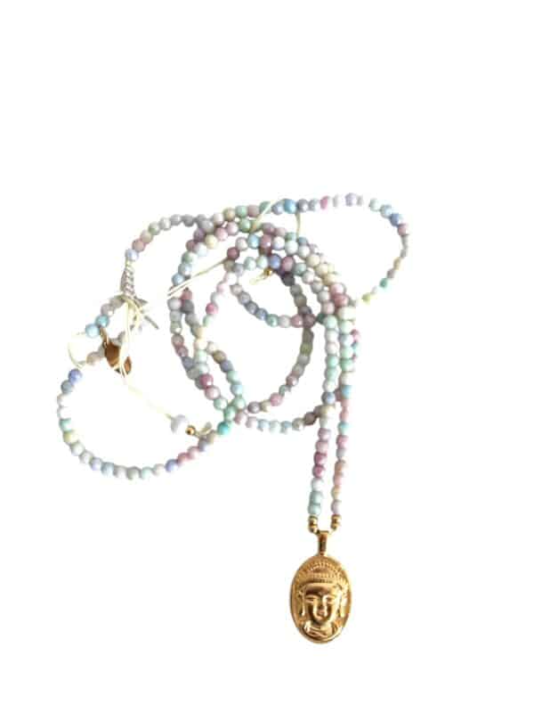 MUSTER Einzelstück Pastell farbene Rundhalskette aus kleinen Glasschliffperlen  mit Buddhakopf Anhänger – Bild 6