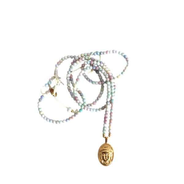 MUSTER Einzelstück Pastell farbene Rundhalskette aus kleinen Glasschliffperlen mit Buddhakopf Anhänger