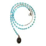 MUSTER Halskette AIDA in Hellblau Silber aus Jade - Glas & Edelsteinmix mit versilbertem Hand Anhänger
