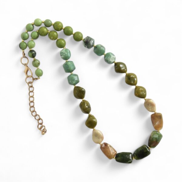 *LIMITIERT* Mittellange Halskette in Edelsteinoptik in Braun GRÜN – Bild 3