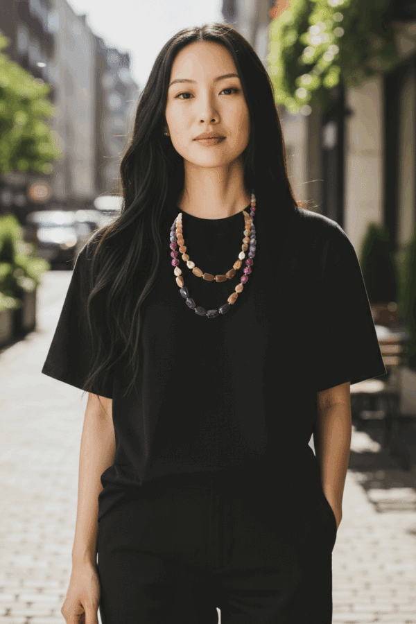 *LIMITIERT* Mittellange Halskette in Edelsteinoptik in Lila – Bild 7