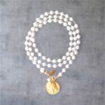 Halskette "Aida"  Weiße Perlen Gold