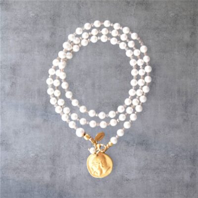 Halskette "Aida"  Weiße Perlen Gold