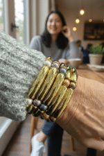 Zauberhaftes Armband 5 Farben Röhrchen Armband mit Muschelkernperlen Gold