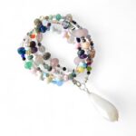 Halskette mit  weißem Achat Tropfen und Opal – Bild 2