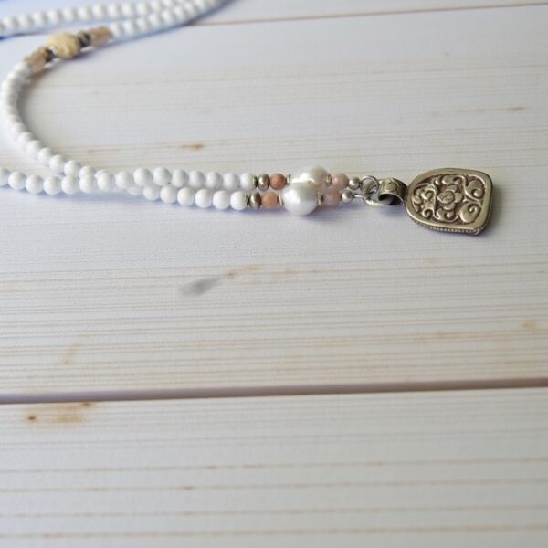 One of a kind `Einzelstück - weiße Kugeln beige nepalesische Handarbeit – Bild 8