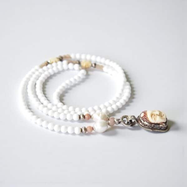 One of a kind `Einzelstück - weiße Kugeln beige nepalesische Handarbeit – Bild 5