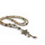 Bettelkette in Beige mit Fossil Jaspis – Lange Boho Halskette mit Horn Stern – Bild 3