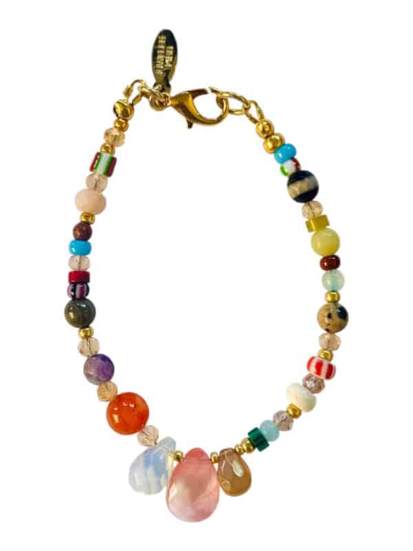 Stylisches Perlenarmband "Mia" Erdbeerquarz Edelsteintropfen mit afrikanischem und böhmischem Glas Gold – Bild 2