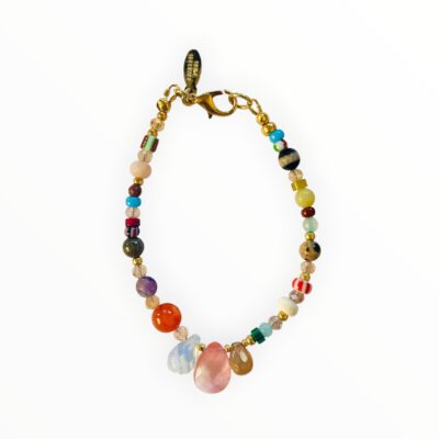 Stylisches Perlenarmband "Mia" Erdbeerquarz Edelsteintropfen mit afrikanischem und böhmischem Glas Gold