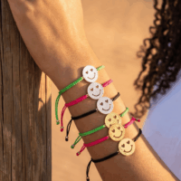 Smiley Armband aus vergoldetem Silber und Stoffkordel – Bild 2
