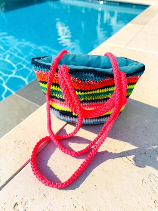 IMG_1607-Photoroom Einzelstück BASKET S Original NADIA DAFRI Paris handgefertigte Designer Handtasche Bag Luxus Dunkelblau Neon Pink UNIKAT – Bild 1